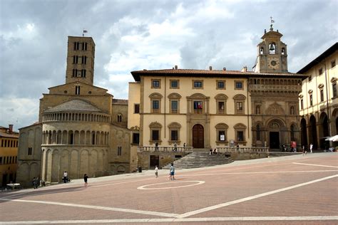 Arezzo .